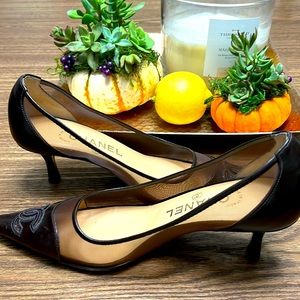 Channel Mesh Dark brown kitten heel classic pump